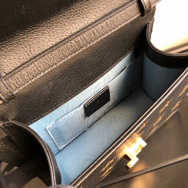 グッチバッグ着用イメージ